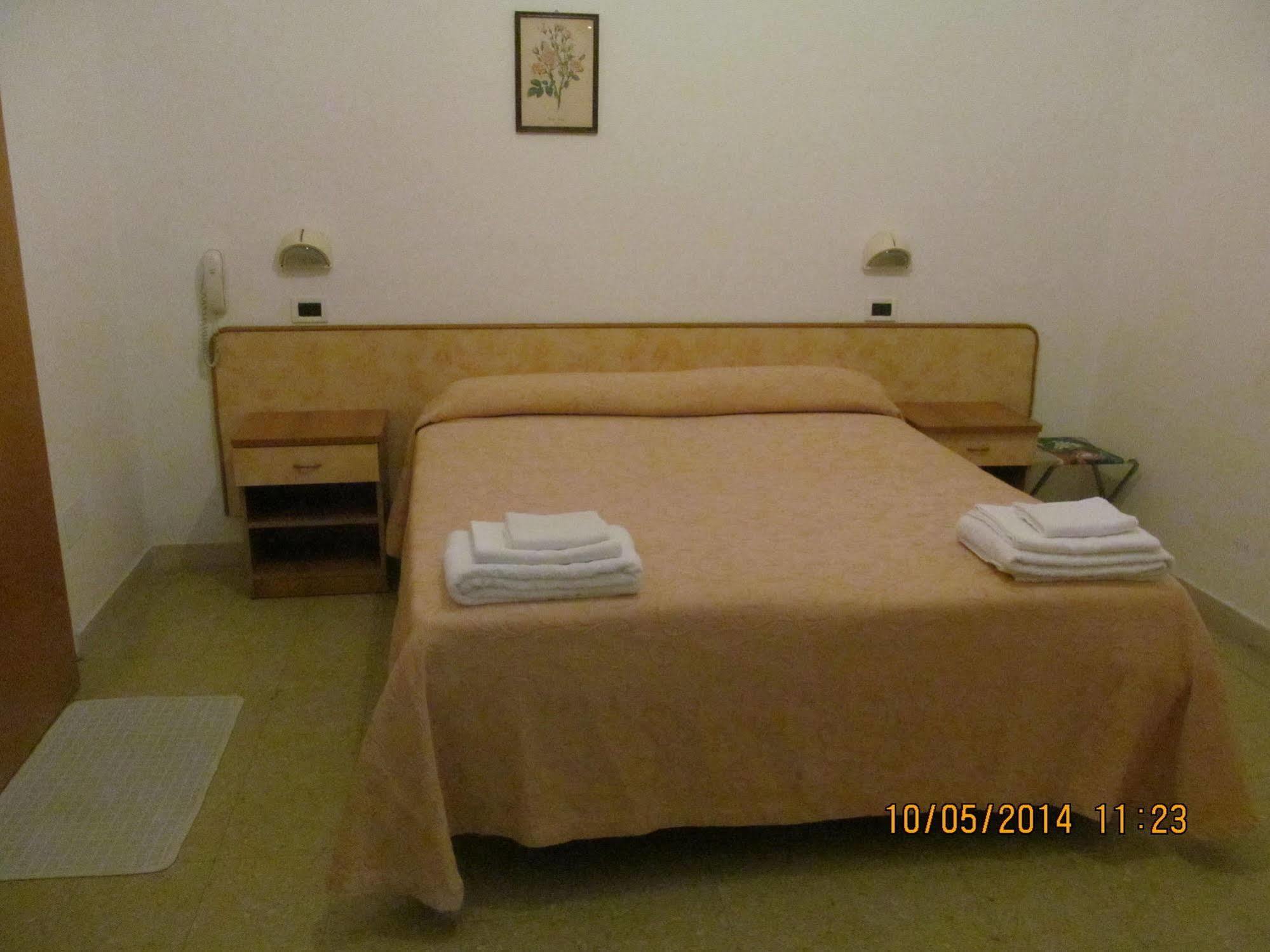 Hotel Edward Bellaria-Igea Marina Exteriör bild